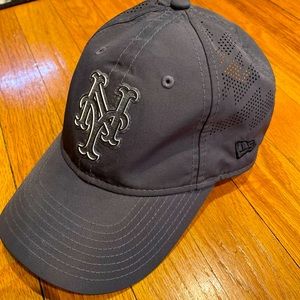 Youth perforated Mets baseball cap